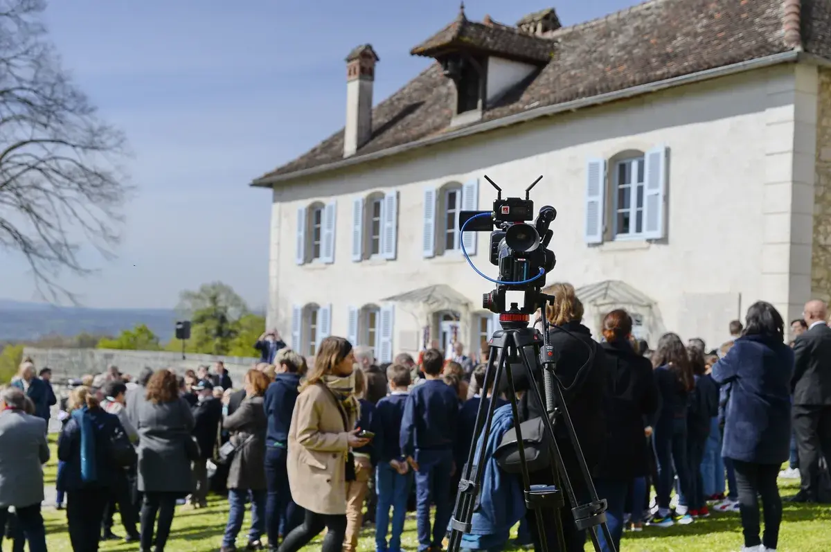 Coverage of a commemoration at the Mémorial d’Izieu